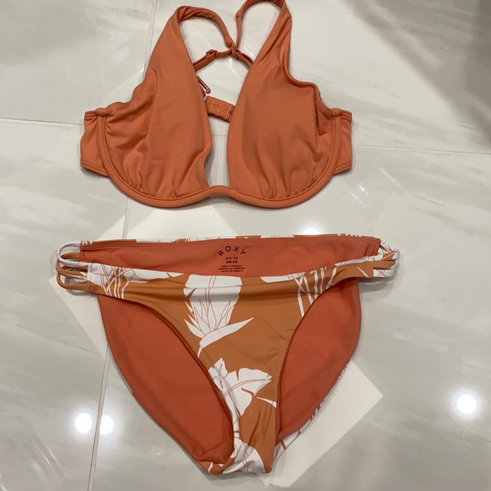 Roxy Bikini Set - image 1